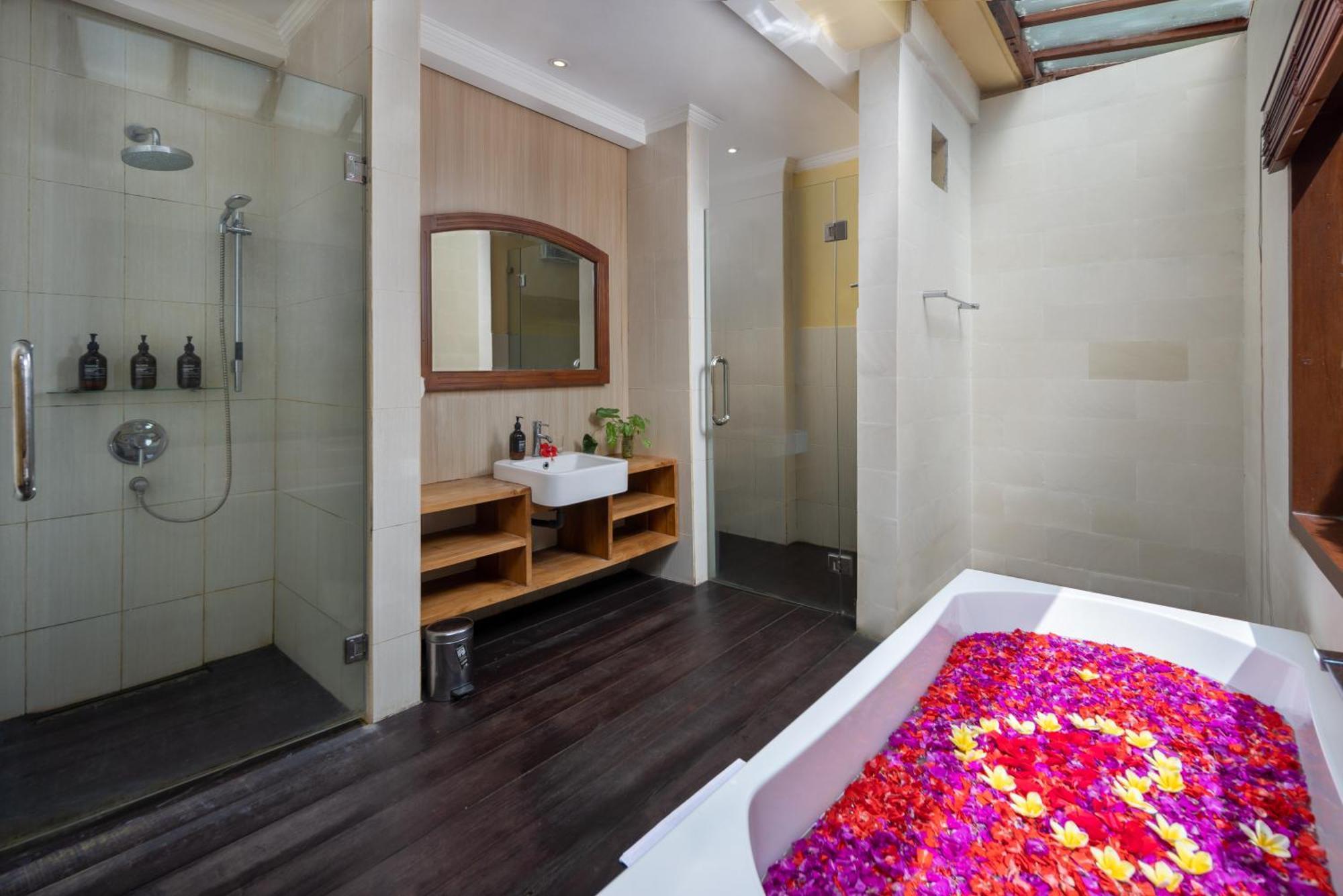 The Pari Sudha 3*