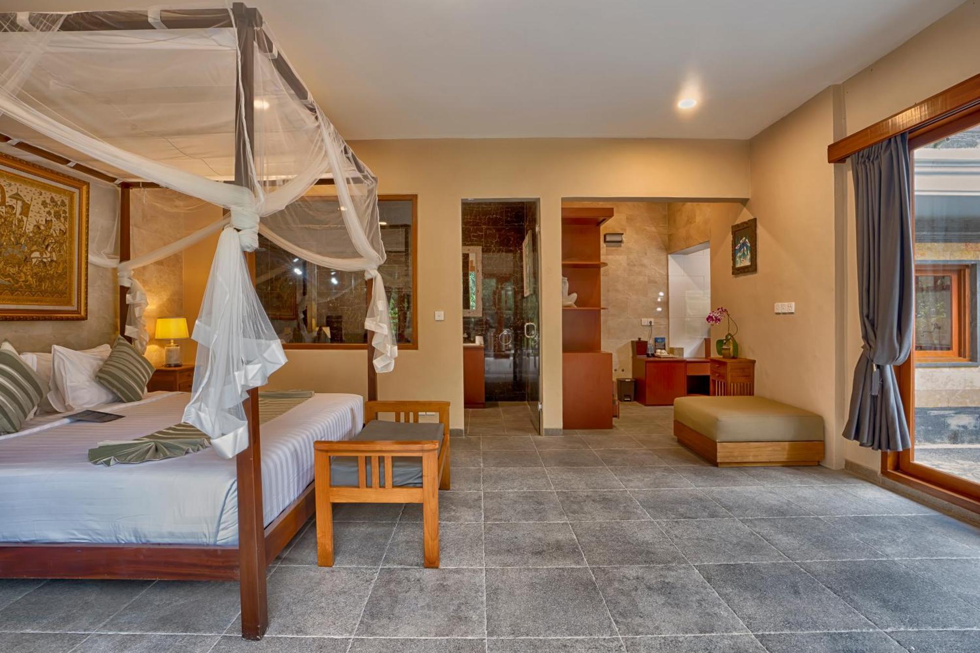 The Pari Sudha Hotel 3*